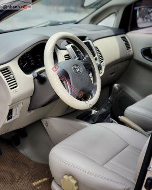 Xe Toyota Innova 2.0E 2014