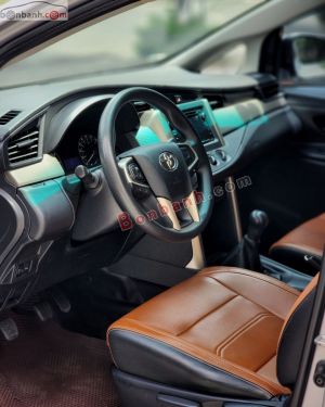 Xe Toyota Innova 2.0E 2017