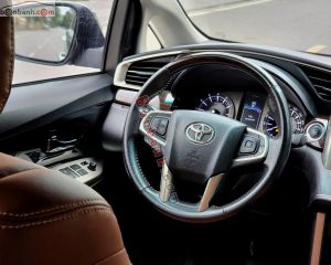 Xe Toyota Innova Venturer 2.0 AT 2021