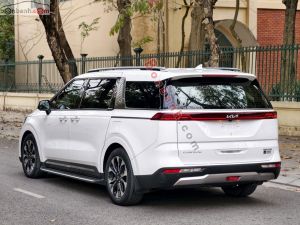 Xe Kia Carnival Signature 2.2D 2023