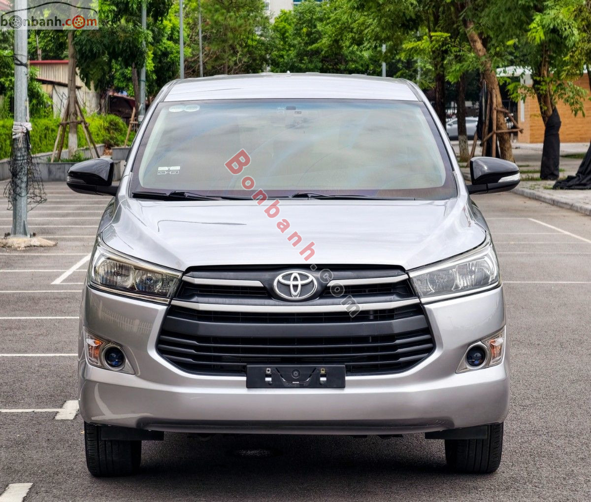 Toyota Innova 2.0E