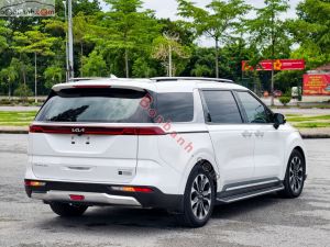 Xe Kia Carnival Signature 2.2D 2024